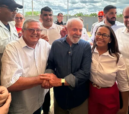 Leia mais sobre o artigo Ângelo defende paternidade de Lula na entrega de cem casas em Sertânia