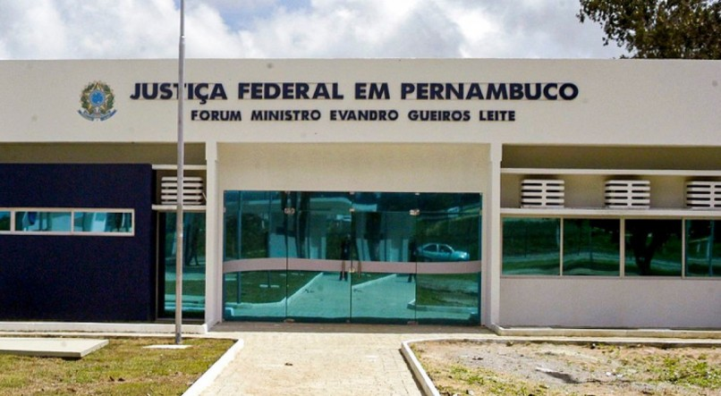 Leia mais sobre o artigo Justiça condena prefeito e secretária de Educação de Garanhuns a devolverem recursos do Fundeb