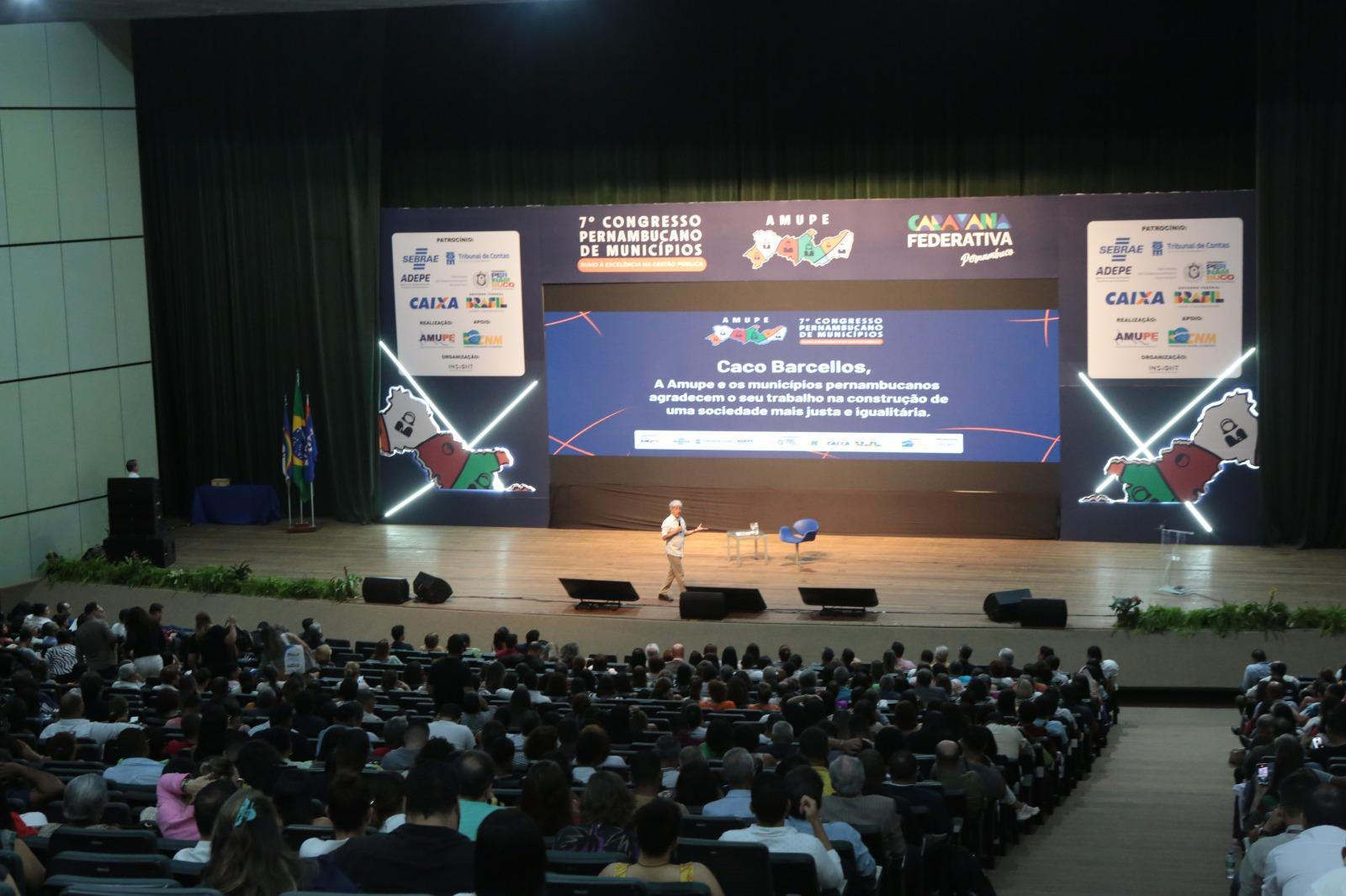 Leia mais sobre o artigo Congresso da Amupe é encerrado com palestra de Caco Barcellos