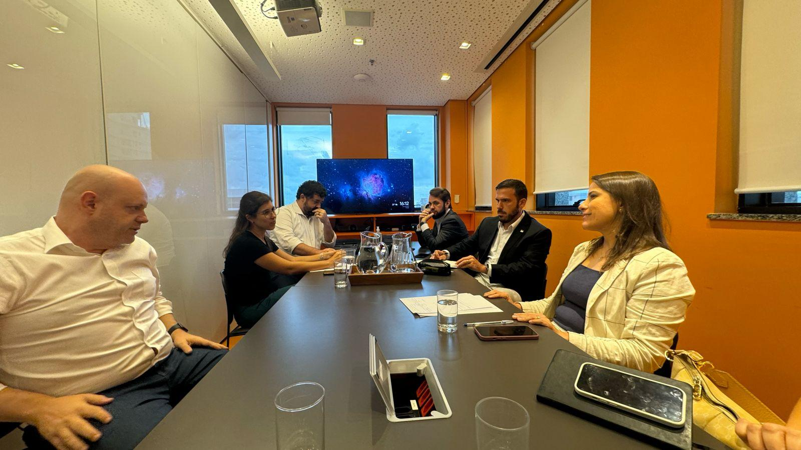 Leia mais sobre o artigo Governo dialoga com direção da Fundação Lemann sobre ações em Pernambuco