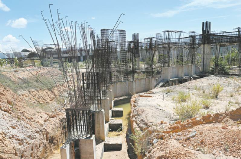 Leia mais sobre o artigo Governo de Pernambuco anuncia retomada de obras