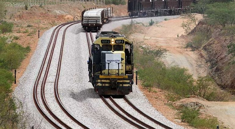 Leia mais sobre o artigo Governo Federal lança edital para escolha de empresa responsável pela construção da Transnordestina em Pernambuco