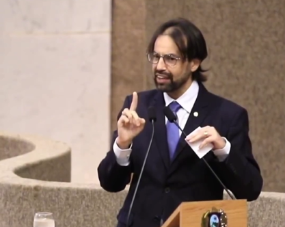 Leia mais sobre o artigo Diogo Moraes comera a volta de Sertânia à Fenearte