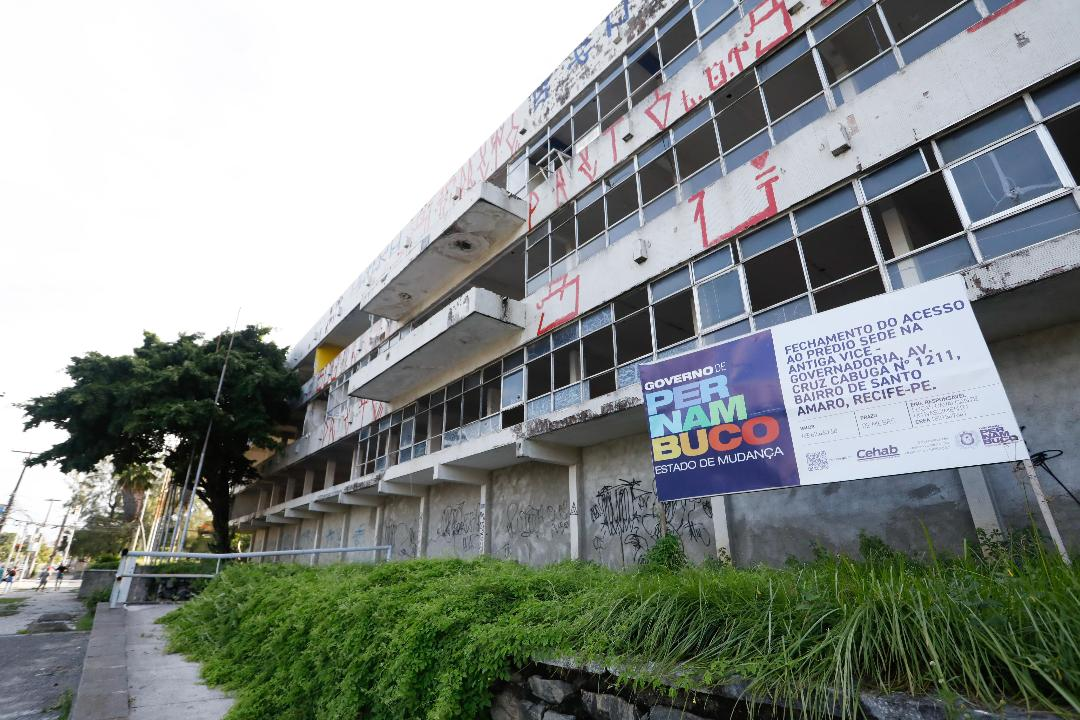 Leia mais sobre o artigo Raquel Lyra anuncia construção de habitacional no antigo prédio da vice-governadoria