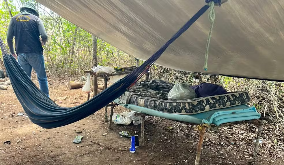 Leia mais sobre o artigo Operação resgata 08 trabalhadores em condições análogas à escravidão no Sertão de Pernambuco