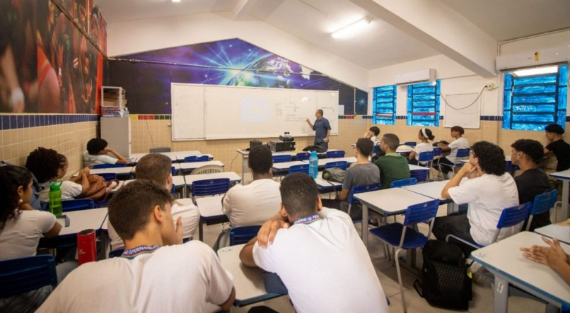 Leia mais sobre o artigo Ganhe o Mundo: alunos da rede estadual podem se inscrever para aulões preparatórios