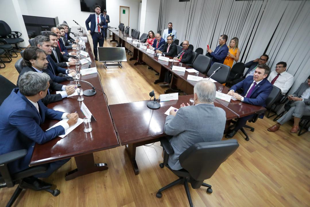 Leia mais sobre o artigo Deputados articulam visita de Márcio França a Santa Cruz do Capibaribe