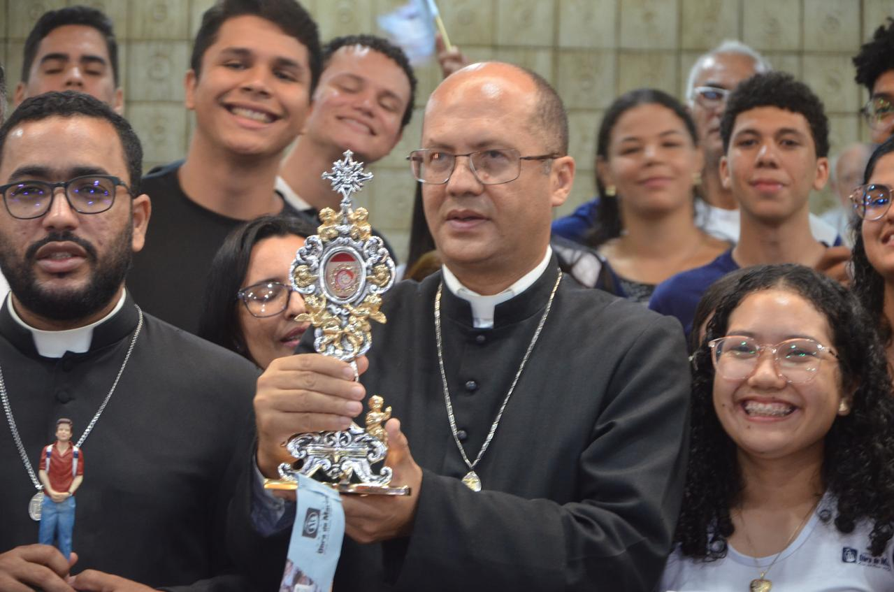 Leia mais sobre o artigo Relíquia do beato Carlo Acutis, o “padroeiro da internet”, estará aberta à visitação na Obra de Maria
