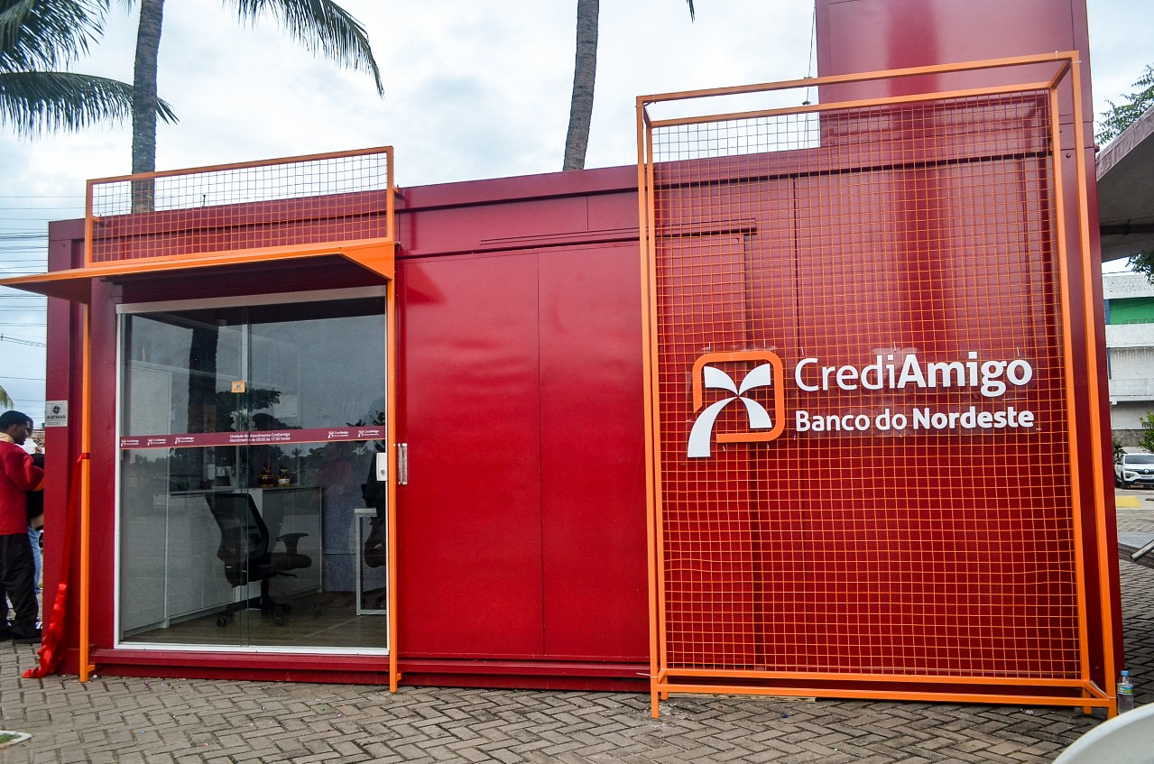 Leia mais sobre o artigo Primeira miniagência em contêiner do Banco do Nordeste é instalada em Pernambuco