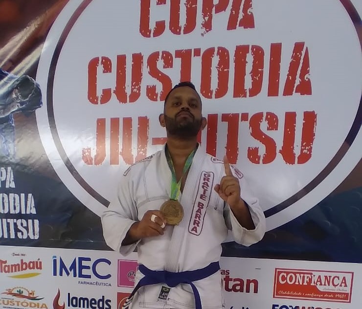 Leia mais sobre o artigo Sertaniense é medalha de ouro em campeonato de jiu jitsu