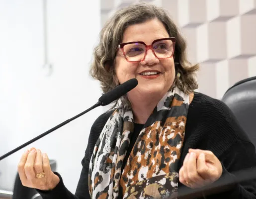 Leia mais sobre o artigo Teresa Leitão felicita Ângelo e comemora novo campus da UFPE em Sertânia