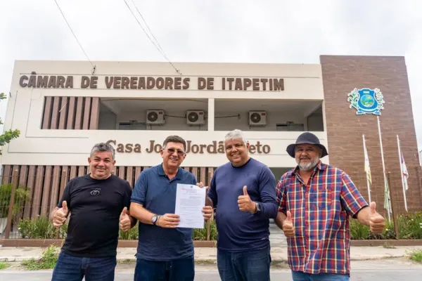 Leia mais sobre o artigo Prefeito de Itapetim comemora repasse de R$ 100 mil da Câmara de Vereadores 