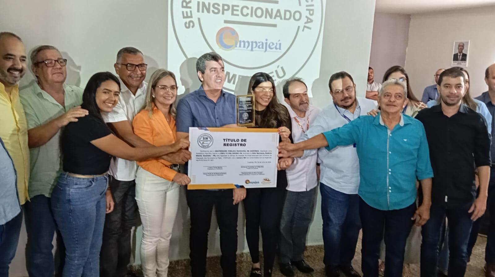Leia mais sobre o artigo CIMPAJEÚ entrega primeiro Selo de Inspeção Municipal de alimentos