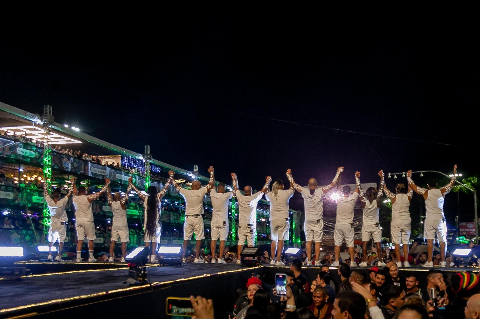Leia mais sobre o artigo Timbalada encerra primeiro fim de semana da 32ª edição do Festival de Inverno de Garanhuns