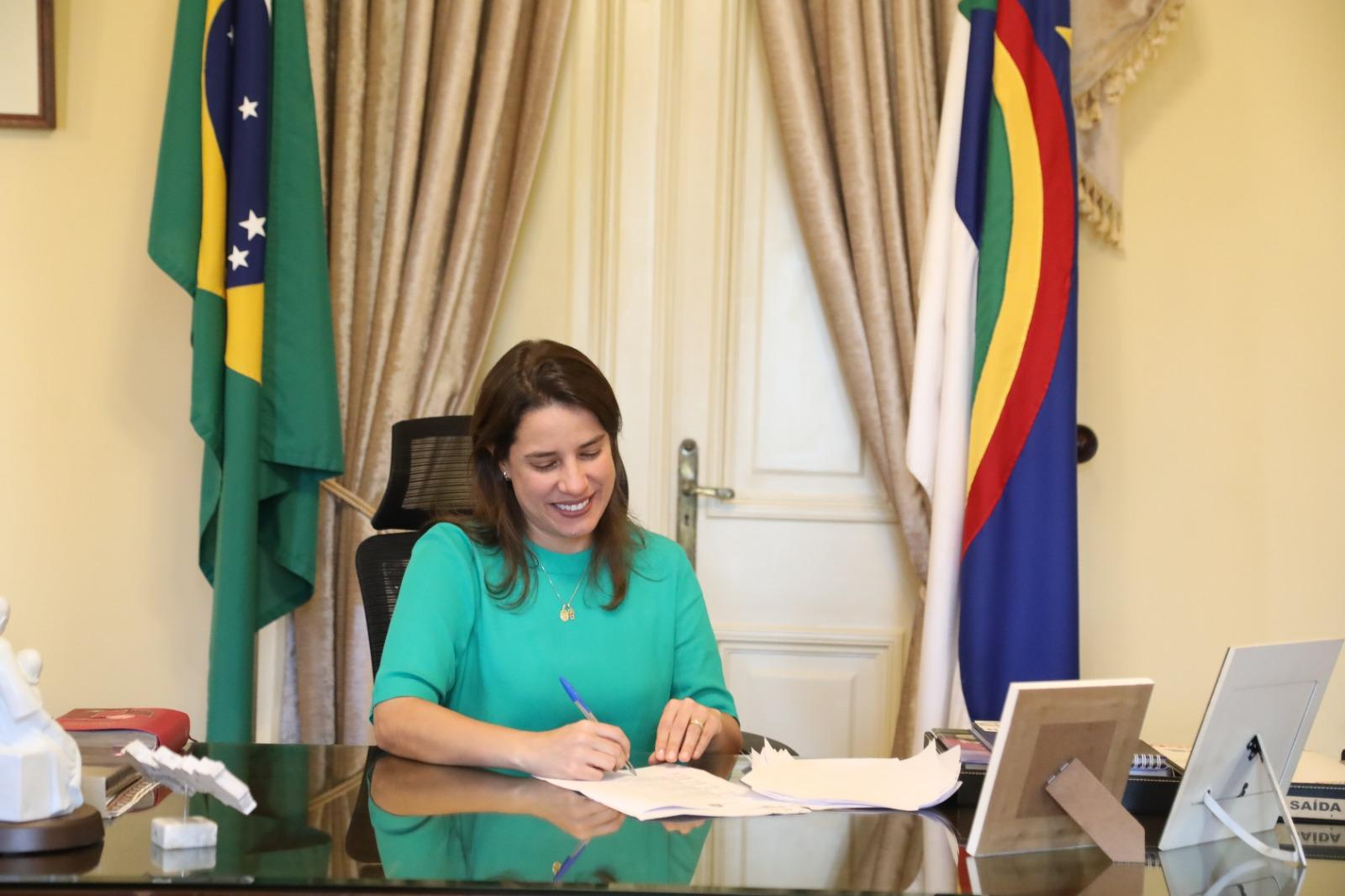 Leia mais sobre o artigo Governo de Pernambuco nomeia 71 novos técnicos de enfermagem para reforçar rede de saúde do Estado