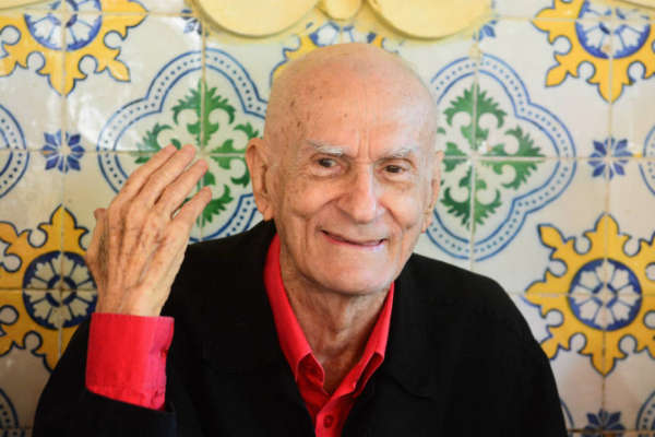 Leia mais sobre o artigo Alepe aprova inscrição de Ariano Suassuna no Livro do Panteão dos Heróis e das Heroínas de Pernambuco