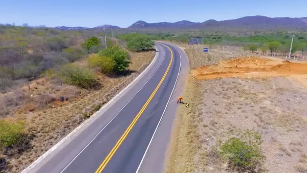 Leia mais sobre o artigo BR-232 recebeu revitalização entre Custódia e Serra Talhada