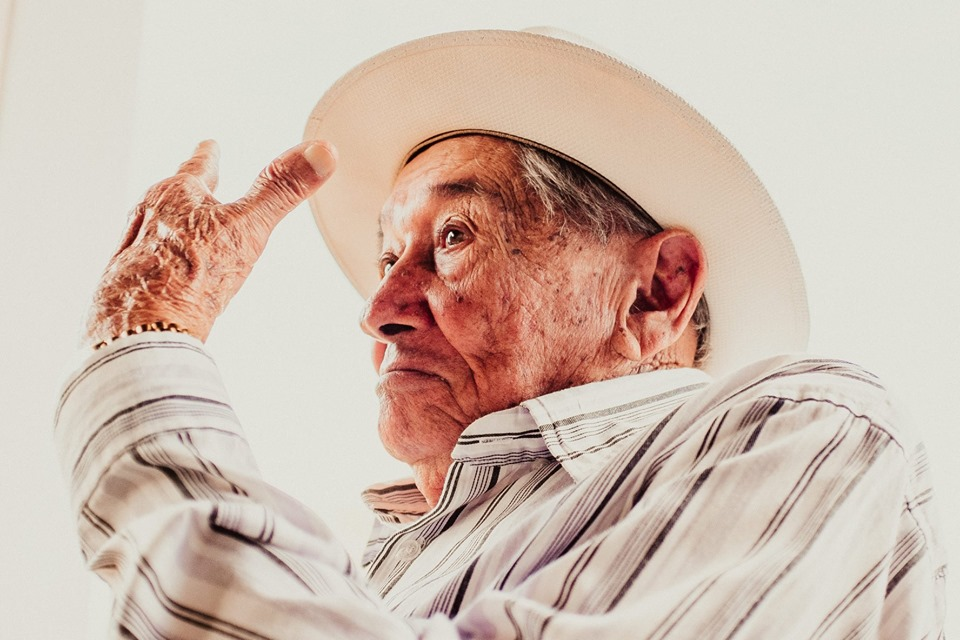 Leia mais sobre o artigo Poeta Zé de Cazuza receberá nesta terça-feira título de Doutor Honoris Causa da UFPB