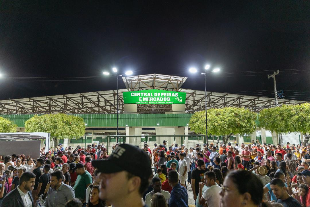 Leia mais sobre o artigo Após diversas articulações de Diogo Moraes, cobertura da Central de Feiras é entregue em Santa Cruz do Capibaribe