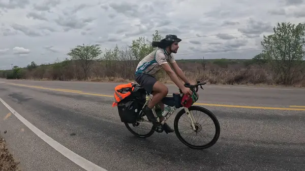Leia mais sobre o artigo Sertaniense inicia viagem de bicicleta pelo sertão de Pernambuco