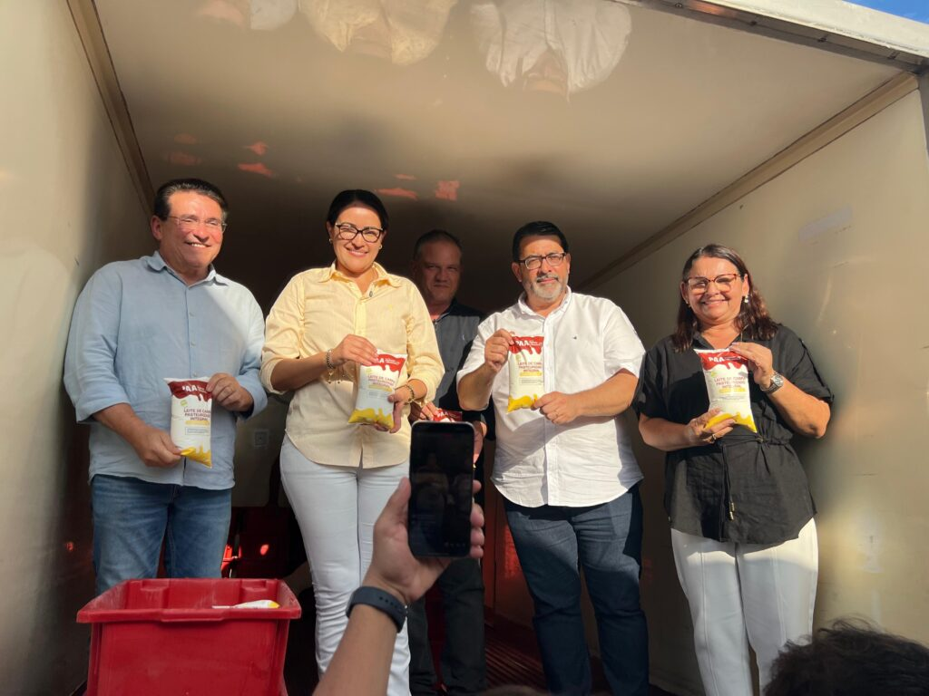 Leia mais sobre o artigo Secretaria de Desenvolvimento Agrário realiza entregas do PAA Leite em Sertânia