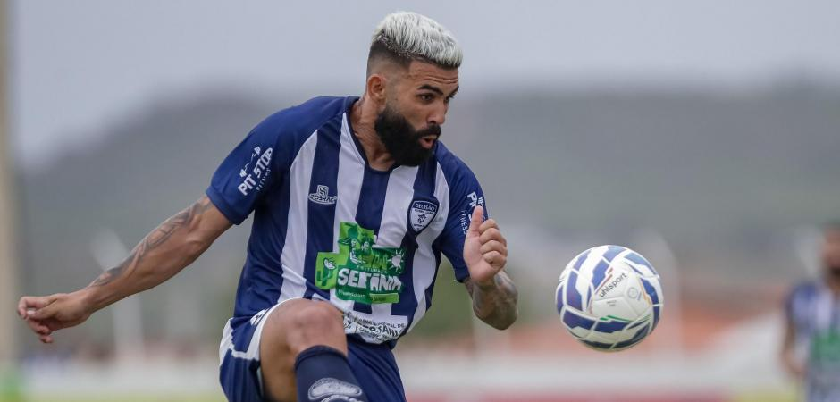 Leia mais sobre o artigo Decisão e Petrolina se enfrentam em Sertânia buscando a primeira vitória no Pernambucano