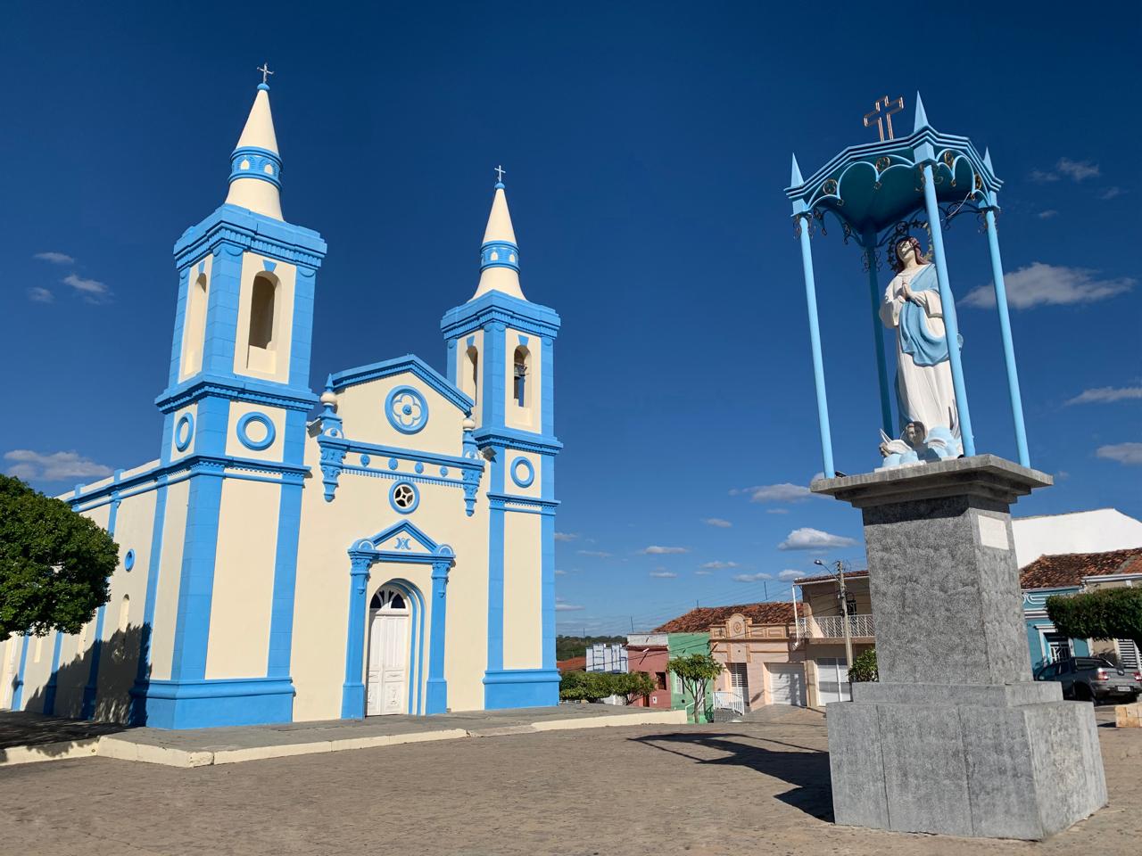Leia mais sobre o artigo Igreja Matriz de Sertânia será interditada por apresentar graves danos em sua estrutura