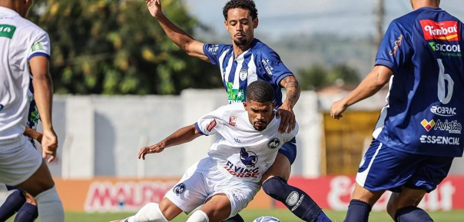 Leia mais sobre o artigo Maguary goleia o Decisão e assume a vice-liderança do Pernambucano