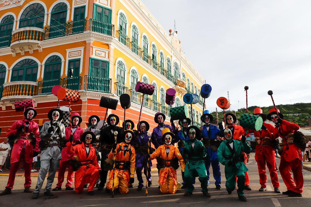 Leia mais sobre o artigo Governadora Raquel Lyra prestigia os tradicionais Caretas e encerra a terça-feira do Carnaval 2025 em Pernambuco