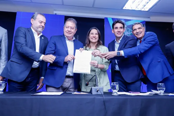 Leia mais sobre o artigo Raquel Lyra destaca avanços na infraestrutura de Pernambuco durante evento da Fiepe