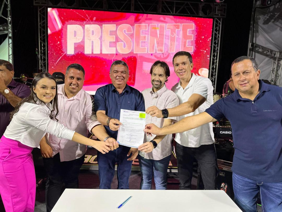 Leia mais sobre o artigo Deputado Diogo Moraes participa da abertura das festividades dos 165 anos de São Bento do Una