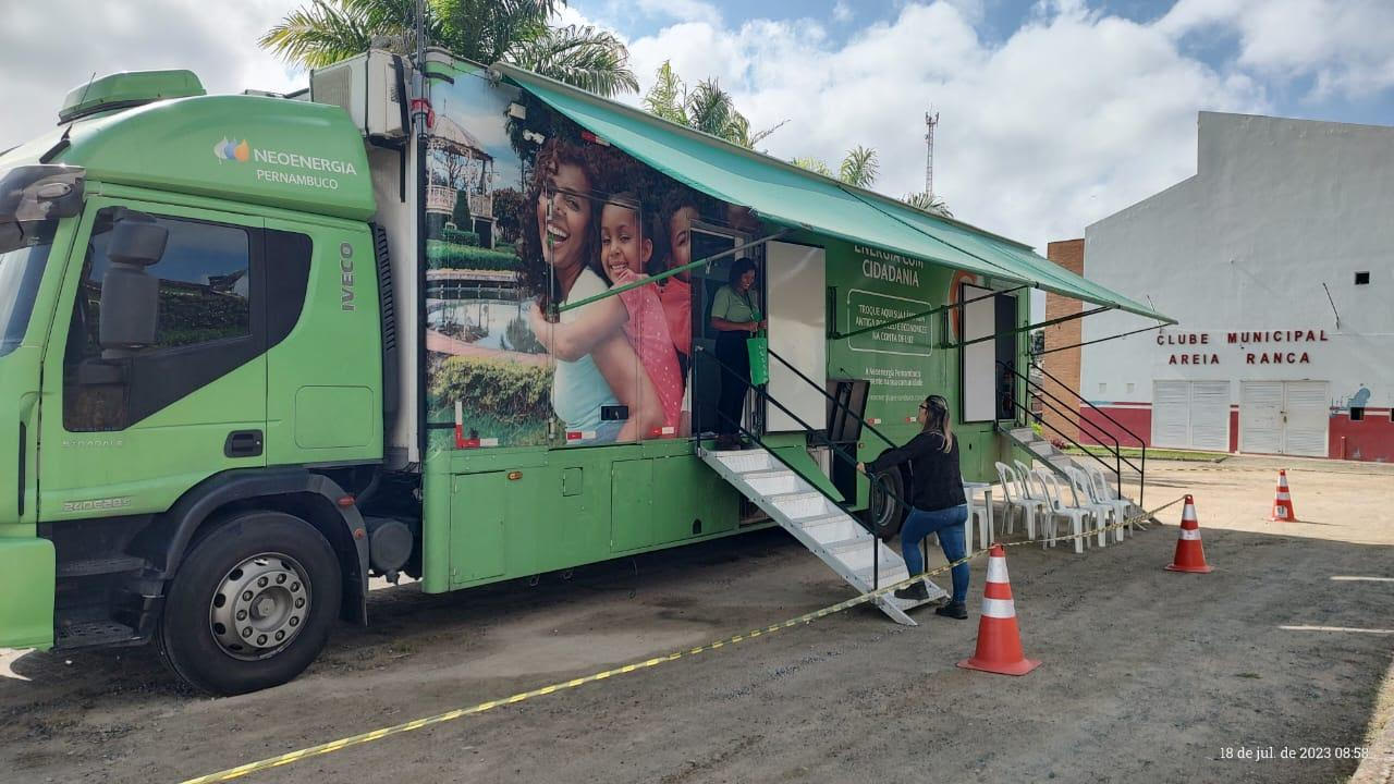 Leia mais sobre o artigo Neoenergia realiza ação de troca gratuita de lâmpadas usadas por LED, no município de Poção