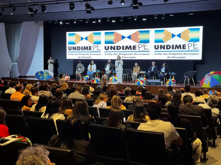 Leia mais sobre o artigo Secretários de Educação de 149 municípios se reúnem em debate sobre a qualidade da educação municipal