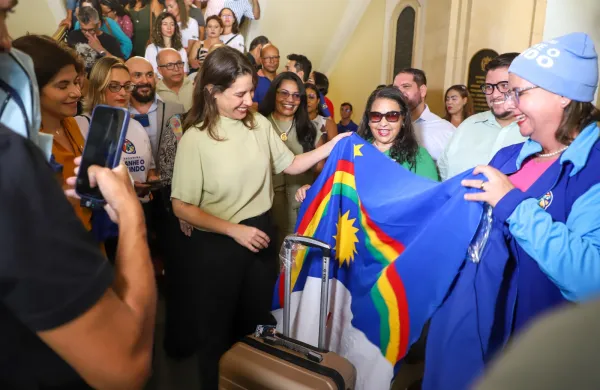 Leia mais sobre o artigo Professores da rede estadual de ensino são contemplados pelo Programa Ganhe o Mundo 