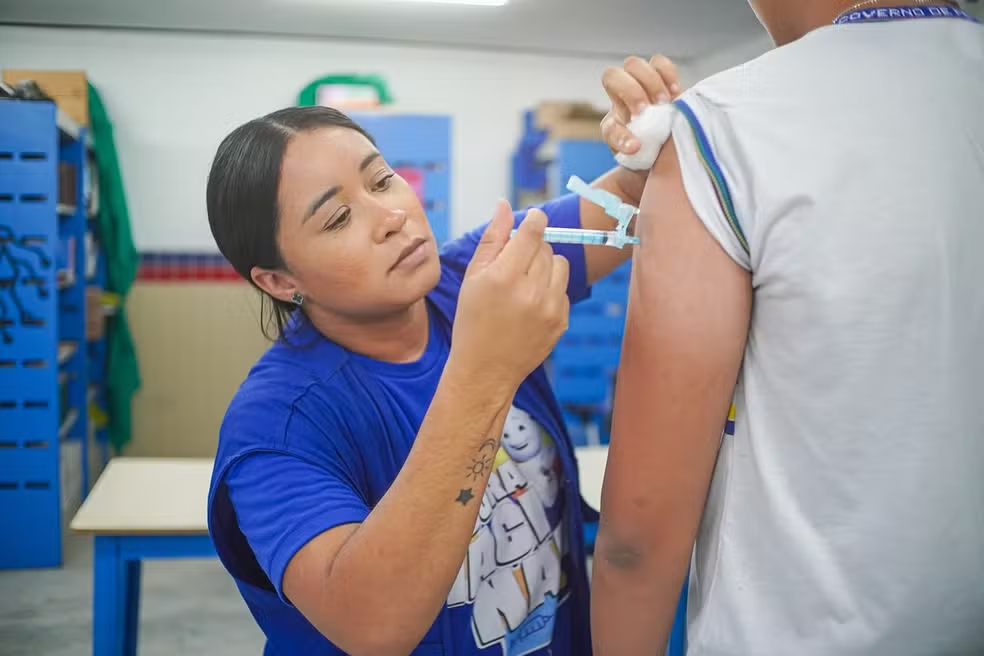 Leia mais sobre o artigo Pernambuco amplia vacinação contra gripe para toda a população acima de 6 meses de idade