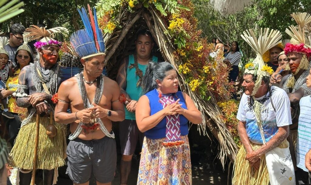 Leia mais sobre o artigo Ministra Sônia Guajajara participa da abertura da 25ª Assembleia Xukuru, em Pesqueira