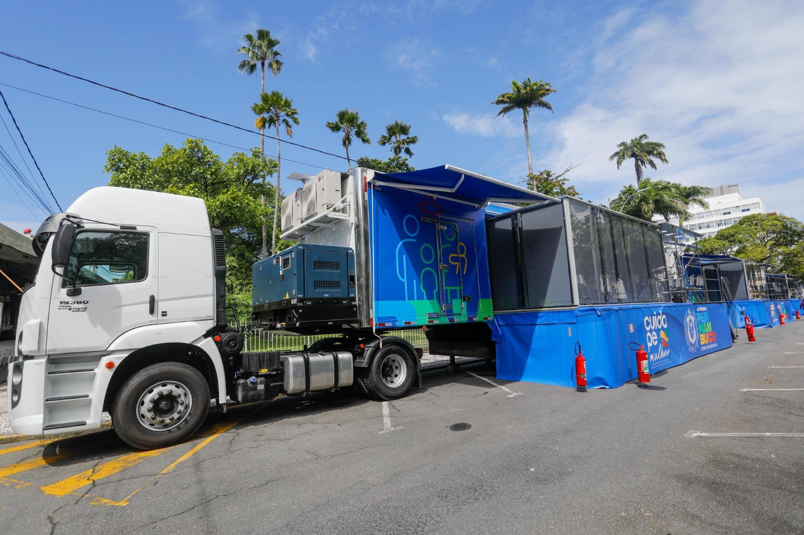 Leia mais sobre o artigo Governadora Raquel Lyra entrega Carretas da Mulher Pernambucana que vão percorrer todo o estado cuidando da saúde das mulheres