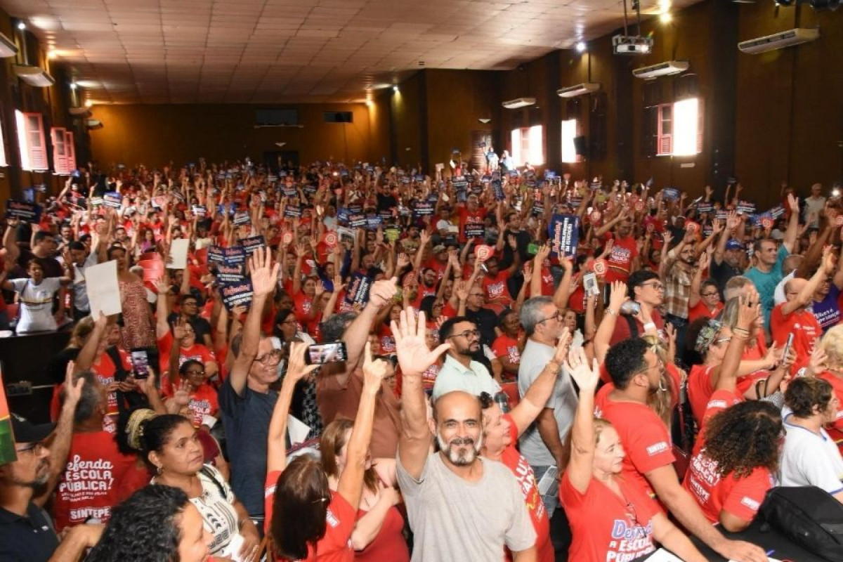 Leia mais sobre o artigo Professores do estado paralisam atividades nesta segunda-feira (9)