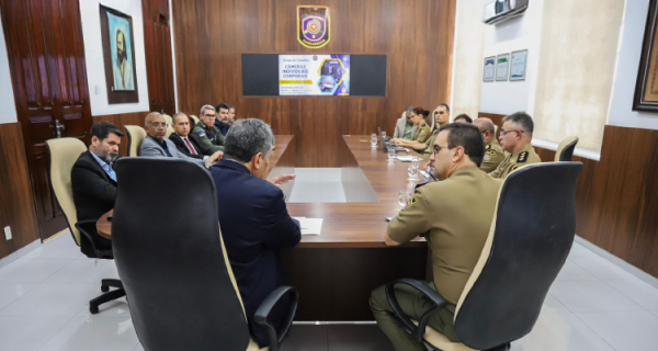 Leia mais sobre o artigo MPPE e PMPE se reúnem para discutir segurança pública