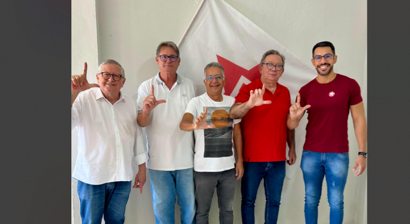 Leia mais sobre o artigo Álvaro Góis é reeleito presidente do PT em Sertânia durante eleições internas do partido