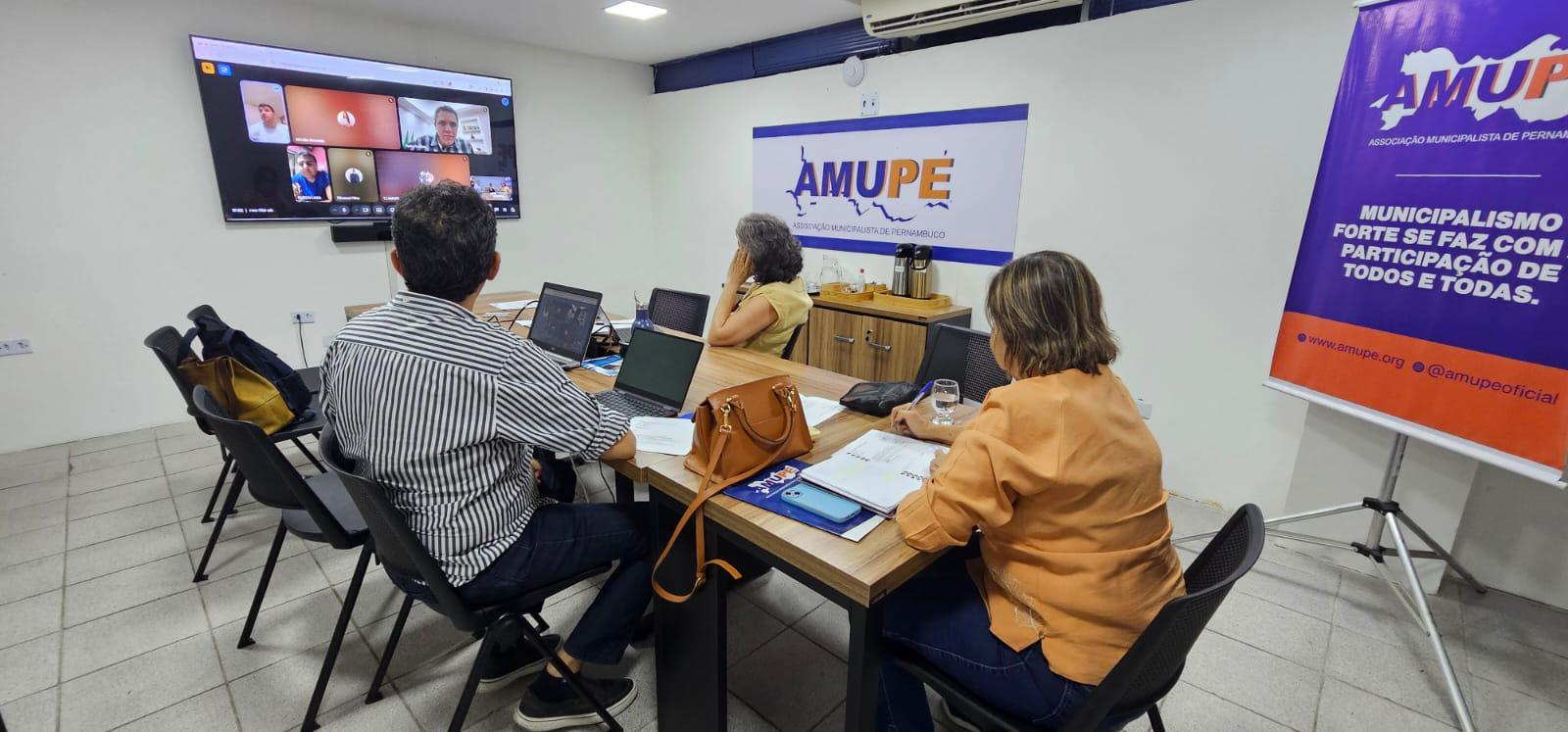 Leia mais sobre o artigo Diretoria da Amupe discute congresso, segurança, previdência e Compesa