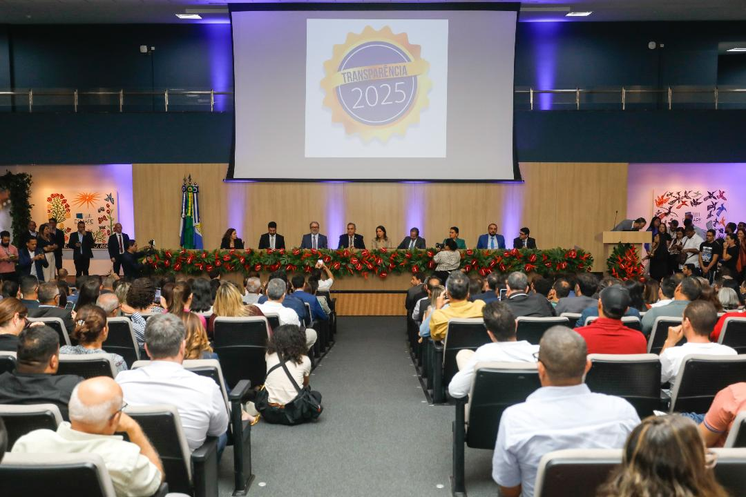 Leia mais sobre o artigo Governadora Raquel Lyra destaca transparência no ciclo junino em premiação realizada pelo Ministério Público de Pernambuco