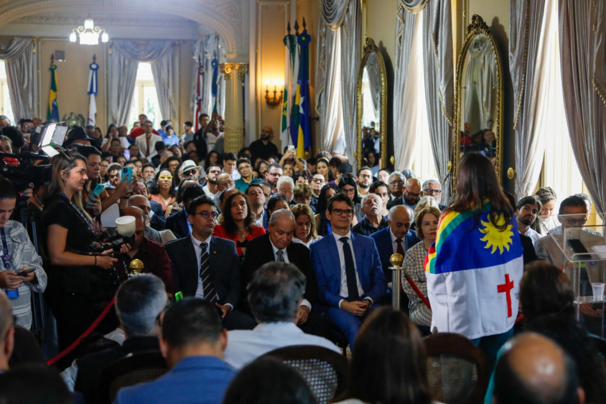 Leia mais sobre o artigo Governo propõe ensino obrigatório de História de Pernambuco na rede estadual