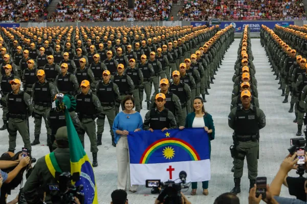 Leia mais sobre o artigo Raquel Lyra comanda formatura de 2.299 novos policiais militares em Pernambuco