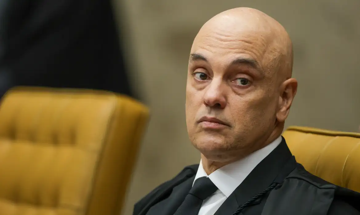 Leia mais sobre o artigo Moraes decreta prisão domiciliar de Jair Bolsonaro
