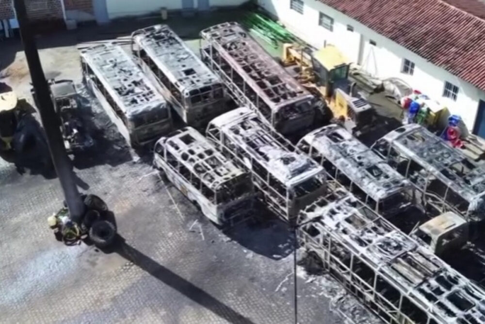 Leia mais sobre o artigo Perícia confirma incêndio criminoso que destruiu 16 veículos da Prefeitura de Bom Conselho