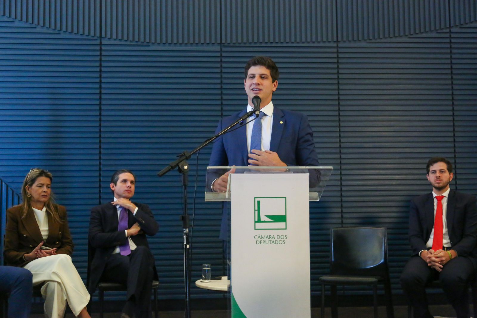 Leia mais sobre o artigo Câmara dos Deputados vai usar a experiência digital da Prefeitura do Recife para modernizar seus serviços