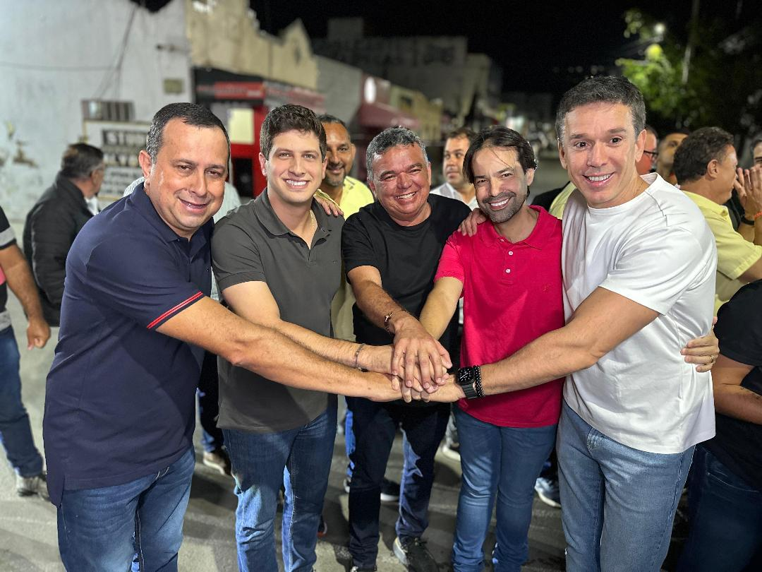 Leia mais sobre o artigo Acompanhando João Campos, Diogo Moraes prestigia Festa da Galinha em São Bento do Una