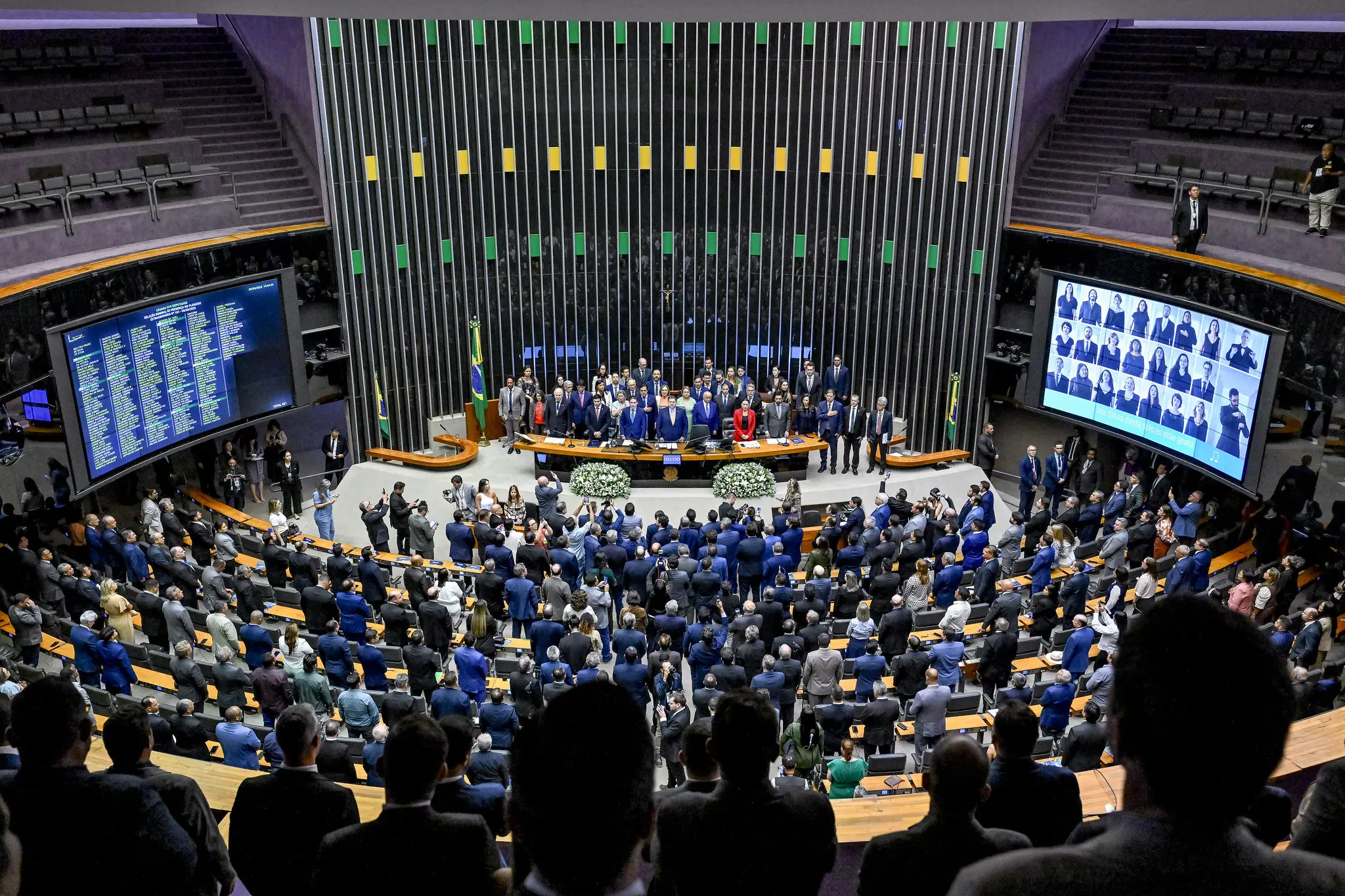 Leia mais sobre o artigo Confira como votaram os deputados pernambucanos querem anistiar os golpistas