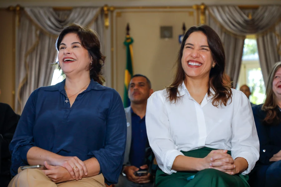 Leia mais sobre o artigo Priscila Krause, vice de Raquel Lyra, destinou R$ 3 mi a hospital do marido enquanto governadora estava no exterior